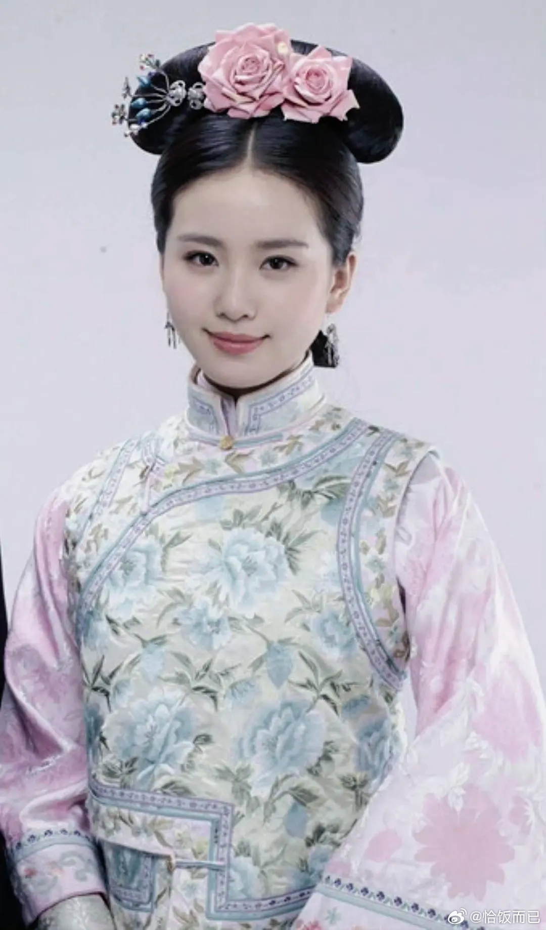 刘诗诗20岁出头就手握两个大爆角色，放现在就是00花和05花的年龄 