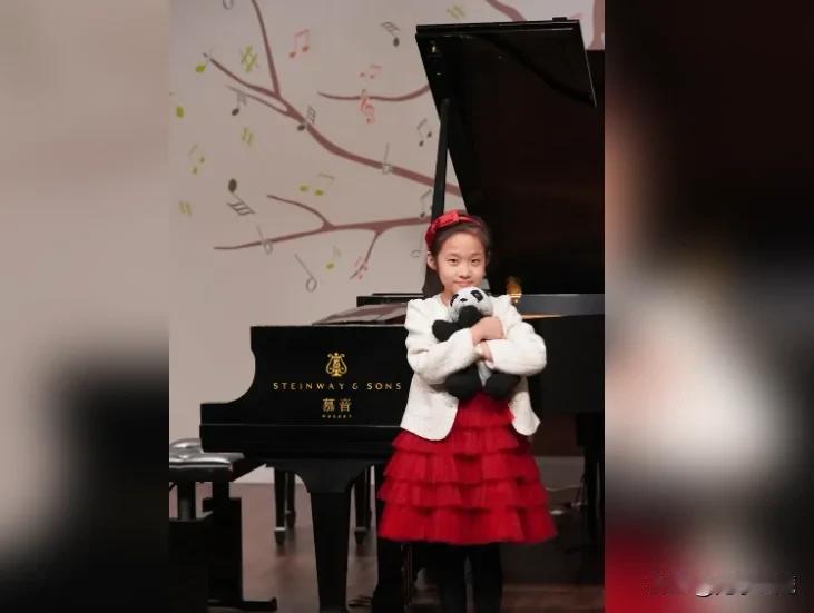 美国7岁华人女孩被顶级音乐学院录取并获全额奖学金

美国纽约长岛7岁的华人女孩李