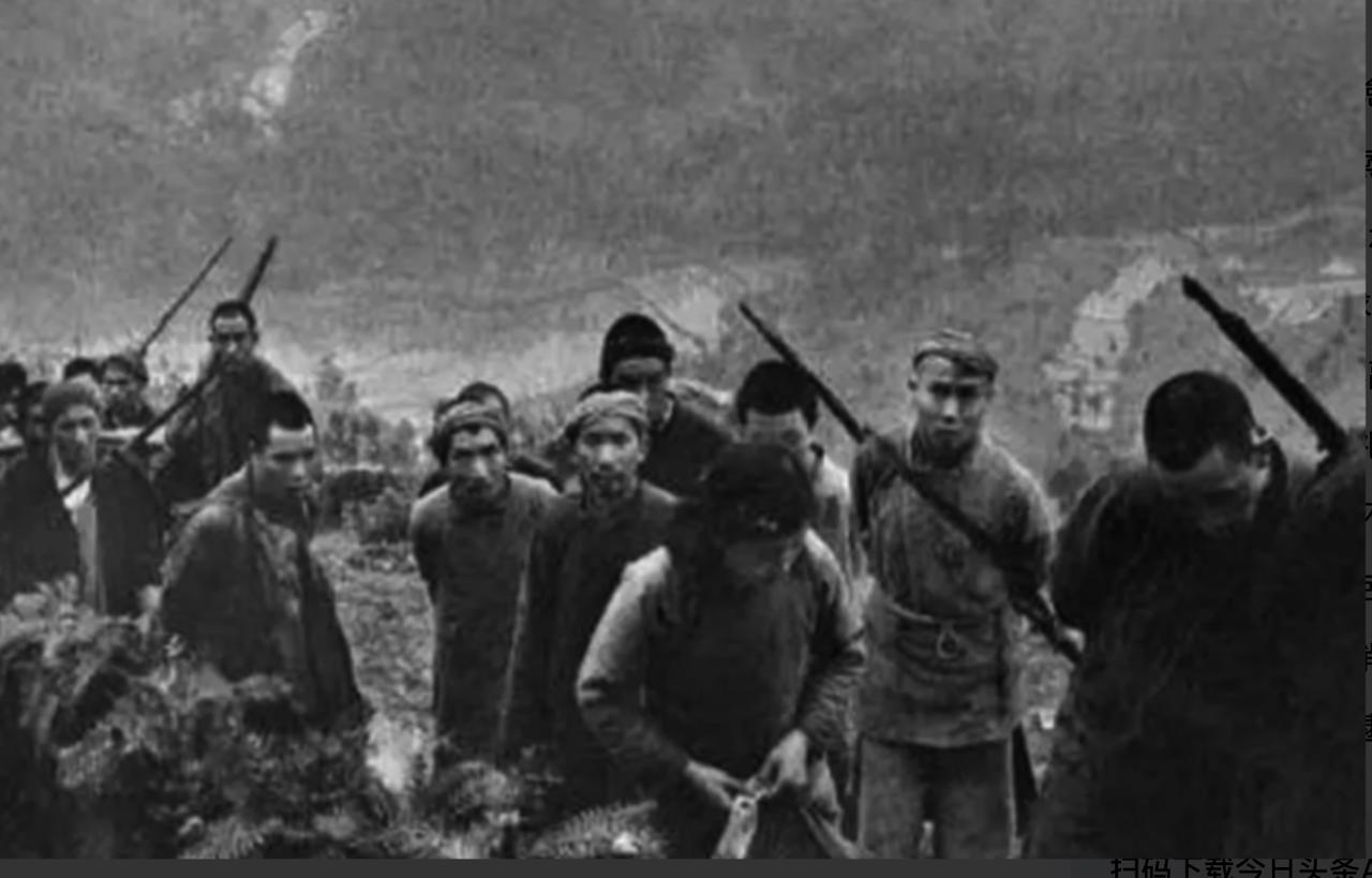 1938年，地主当众铡了八路军司令，叫嚣震慑百姓。萧华得知勃然大怒，立刻下令调兵