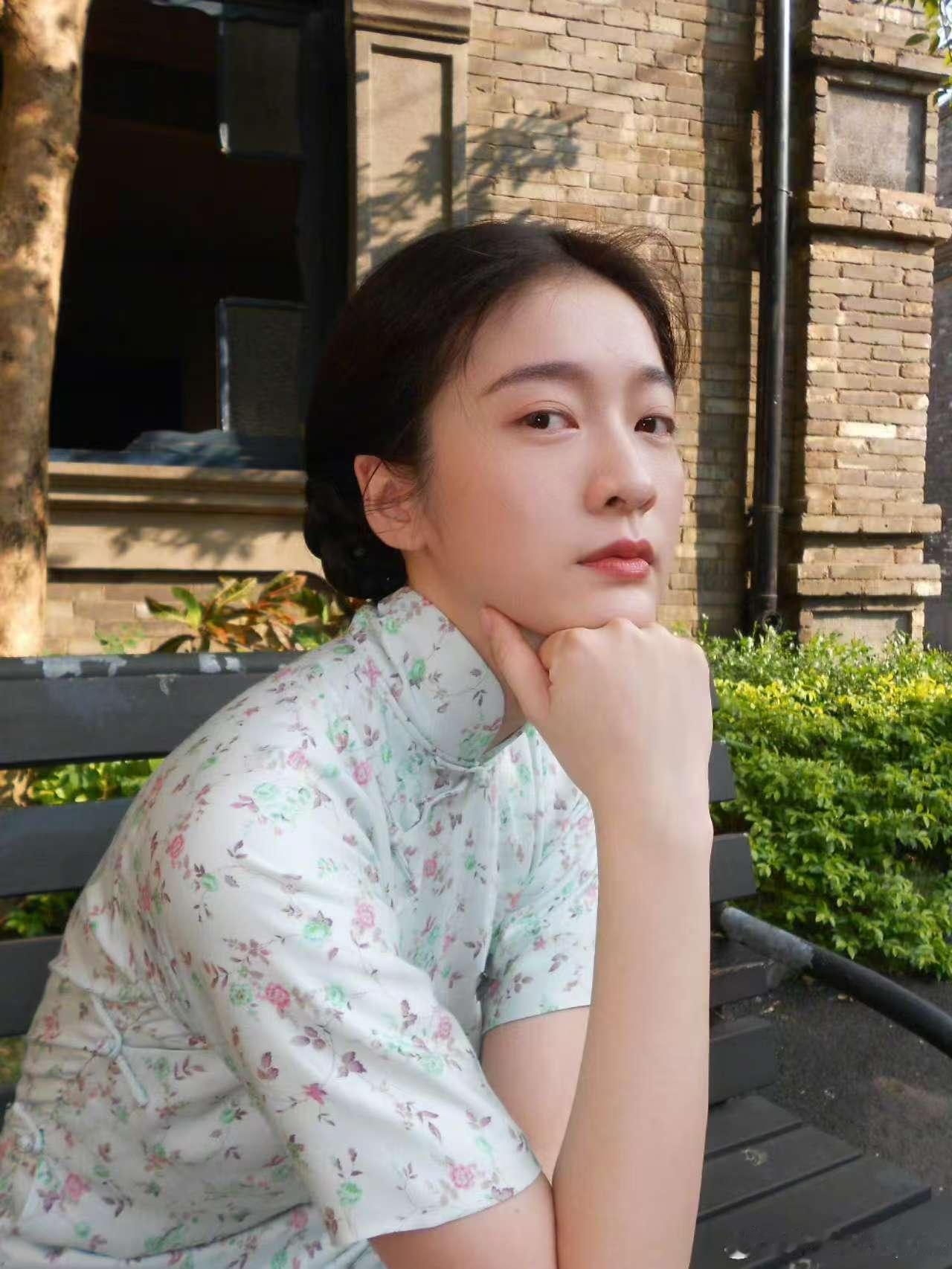 张雪迎演了冯小刚新电影 民国的造型优雅，又非常的有韵味啊，这次张雪迎演了冯小刚新