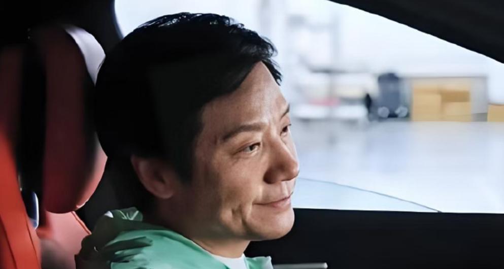 如果雷军要用一句话评价自己当下的心境，大概会是“宝宝，心里苦啊！”[捂脸][捂脸