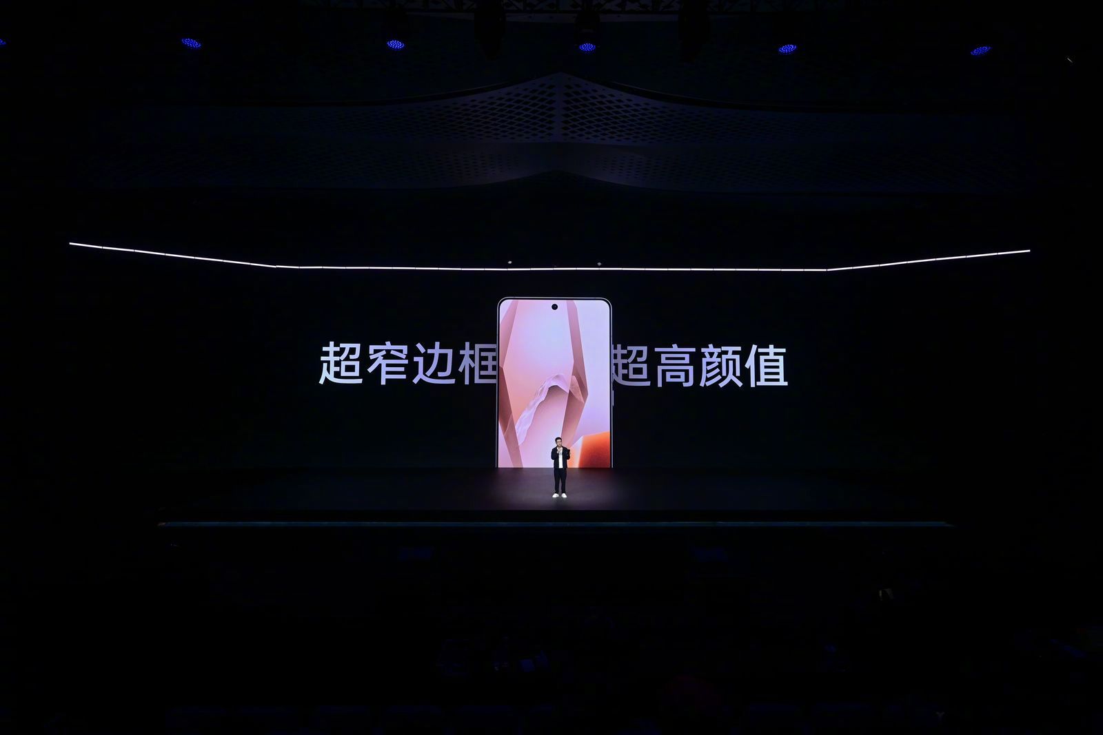 一加Ace 5系列的配色相当丰富，Ace 5和Ace 5 Pro还推出了陶瓷版本