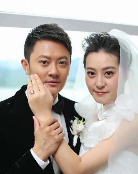 2015年，印小天花了400万元娶的老婆哈琳娜，直到孩子出生后，才发现自己的老婆