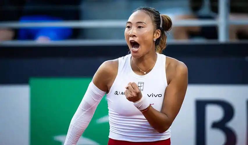 为什么网球选手总爱“吼叫”？真的能提高击球力量？
 
看网球比赛时，观众除了关注