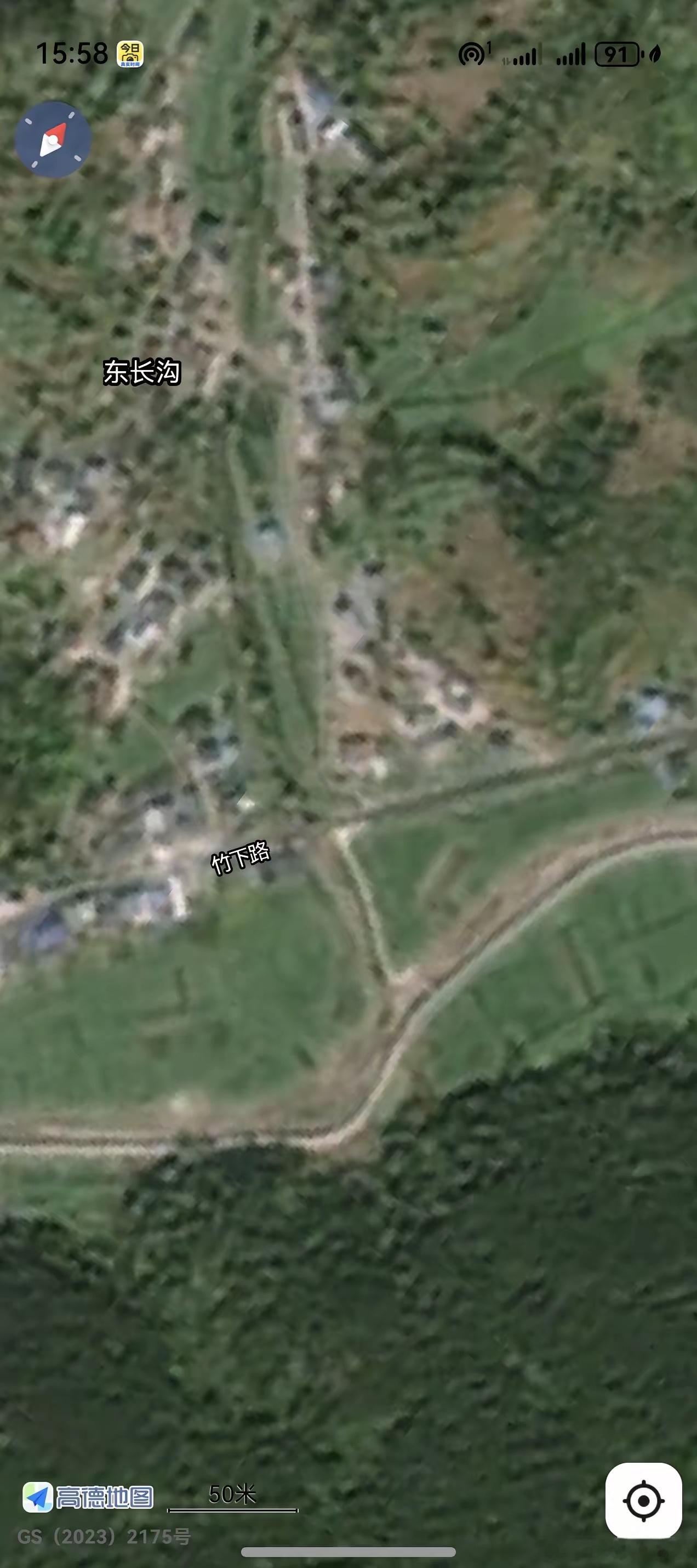 一个高德地图一个华为地图，都是50米的级，差距真的太大了。 