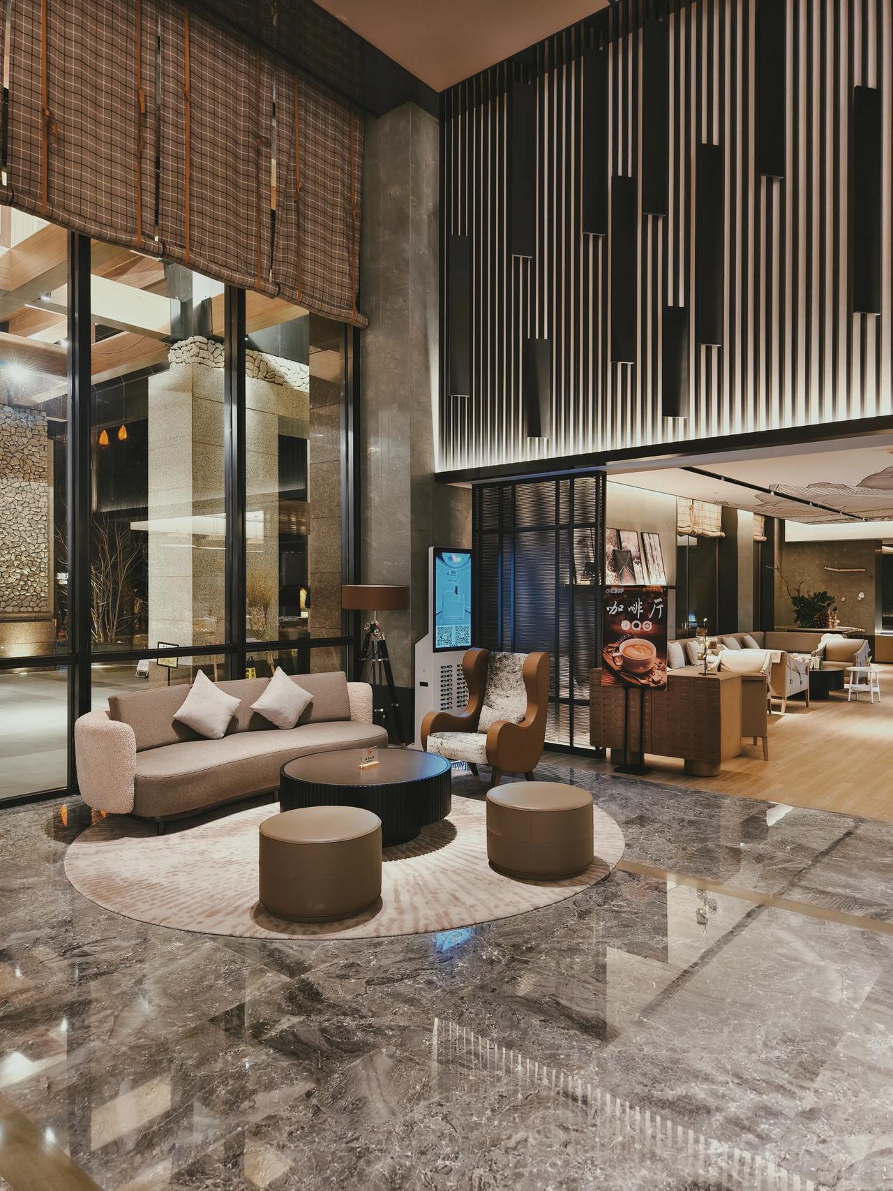 吉林长白山｜璞悦温泉度假酒店

长白山下泡汤赏雪
冬天当然是和温泉更配❄️

这