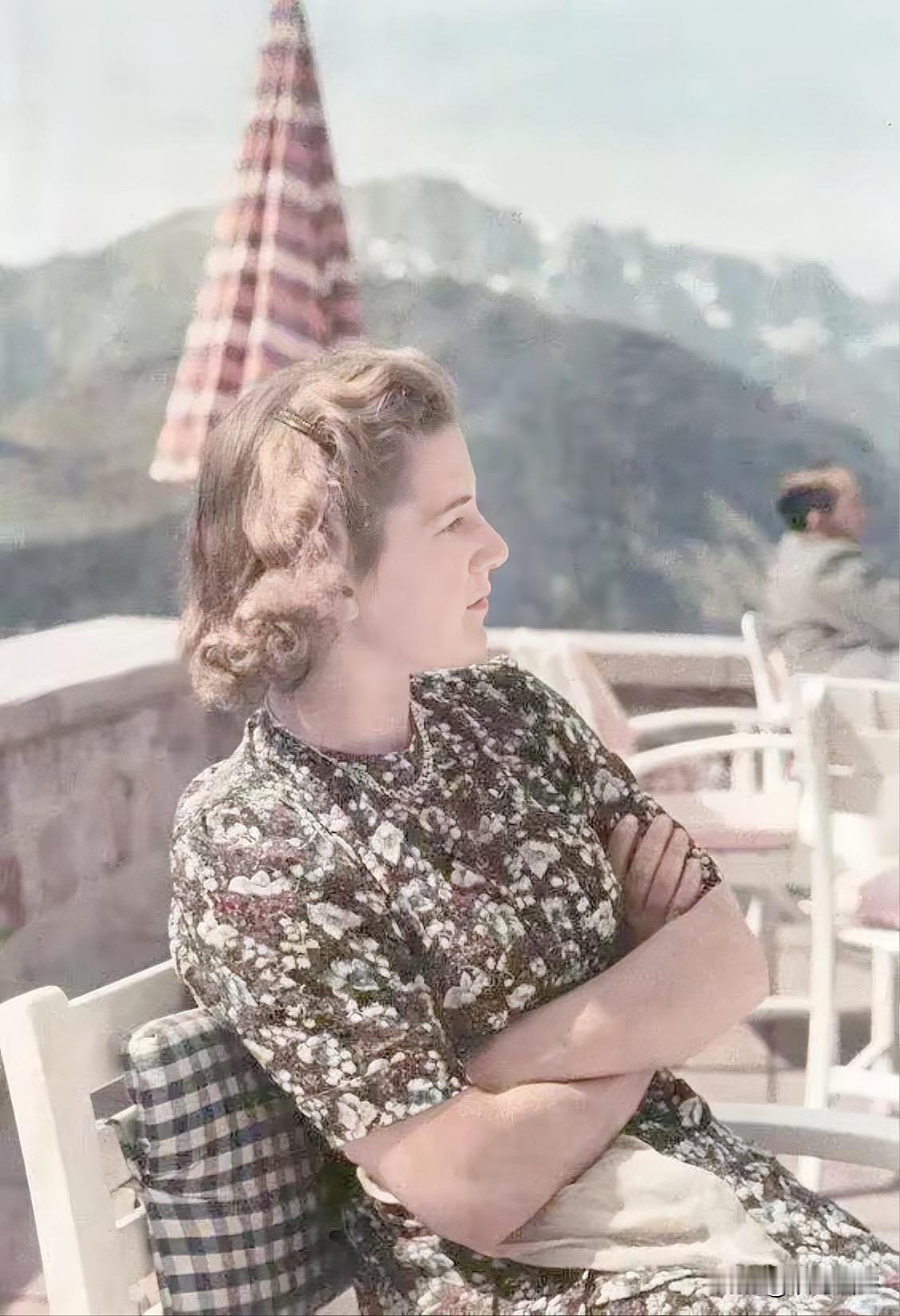 从追随者到忏悔者：特劳德尔·荣格

特劳德尔·荣格的人生，是一场从天真到幻灭，再