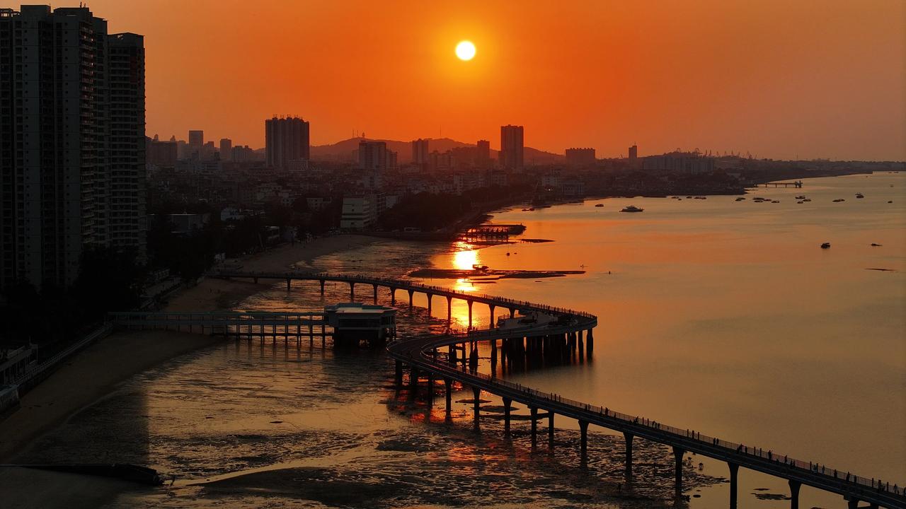 北海，最令你无法割舍的是什么北海。北海最令我难以割舍的是海边落日