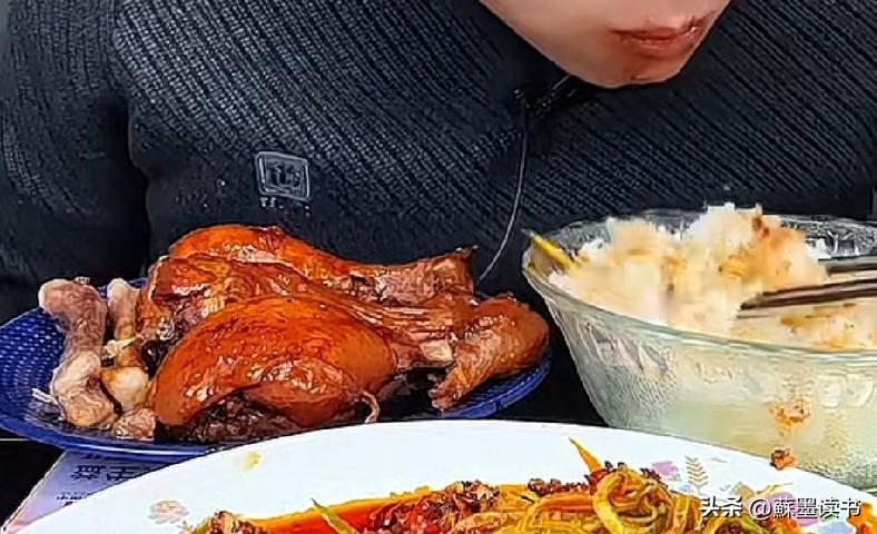老姨最近被她儿子气的心脏病犯了，差点没抢救回来。

老姨这辈子最大的软肋，就是太