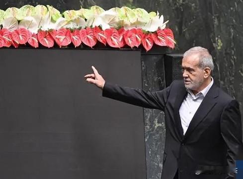 当地时间4月22日凌晨，伊朗国家电视台直接对特朗普的延长停火声明交了底。
人家直