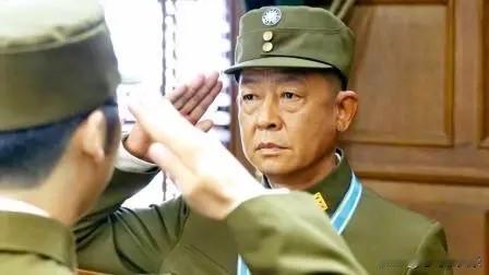 王志文的谍战剧确实一绝，《叛逆者》更是经典。在剧中，他饰演的顾慎言表面是上海复兴