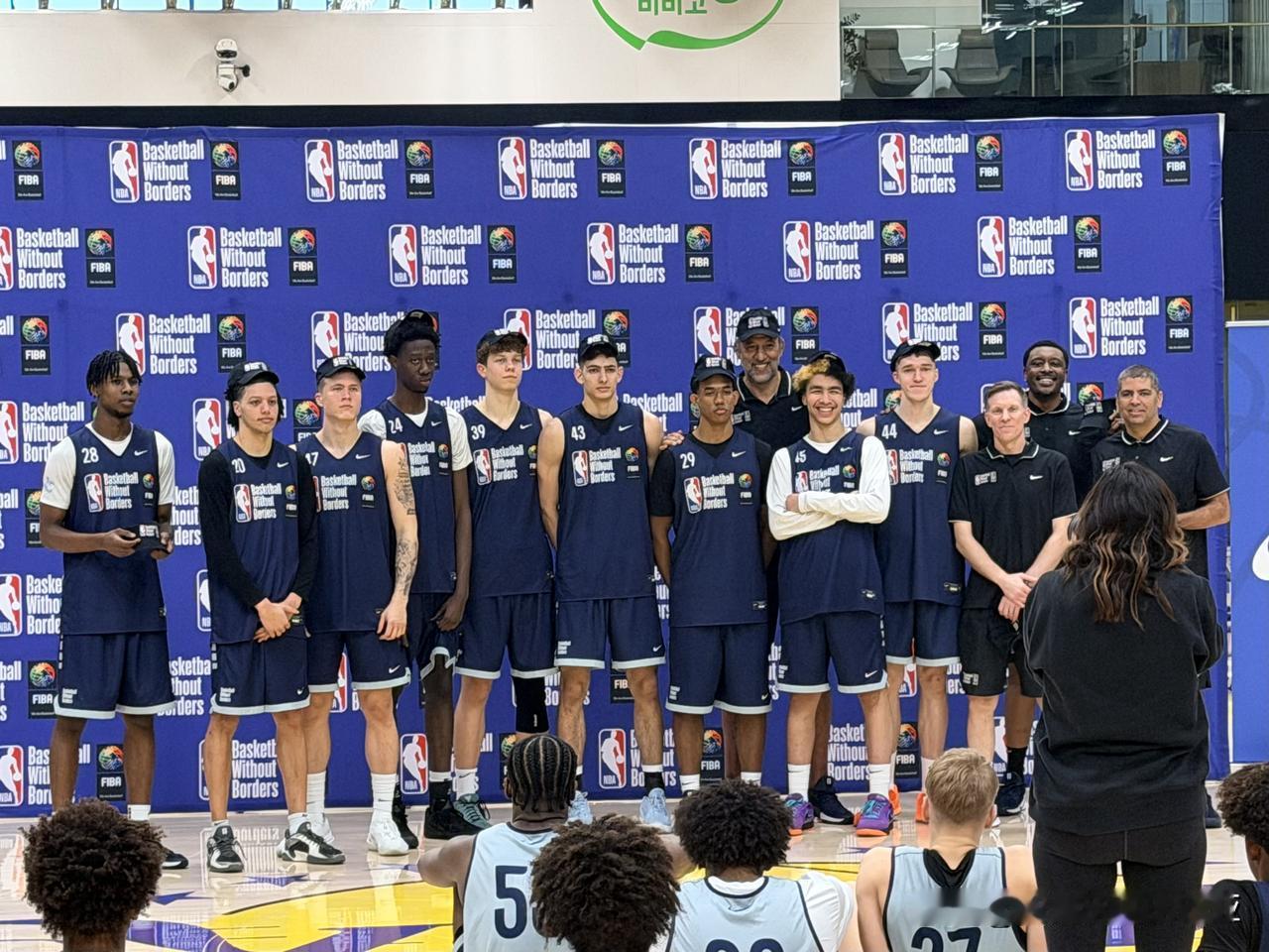 洛杉矶NBA篮球无疆界全球精英训练营冠军是快船Clippers，拉脱维亚Rica