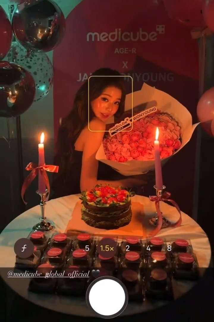 张元英出片过程张元英出片像呼吸一样简单张元英出片过程，就是随便拍啊 