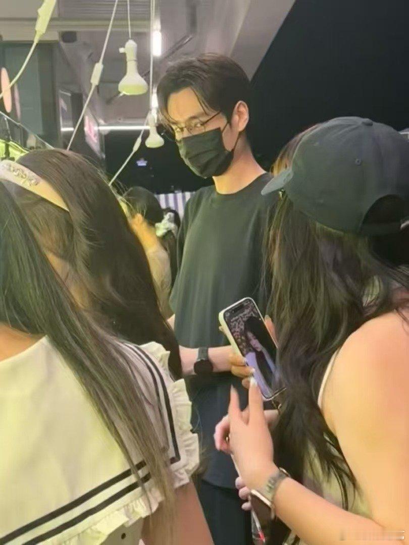 网友汉江教胡一天煮泡面网友在韩国汉江教胡一天煮泡面网友韩国汉江教胡一天煮泡面韩国