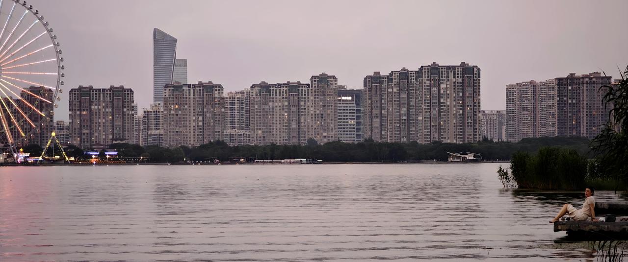 无论房价怎么唱衰，该买房还是在买，最近无锡峯翠新盘一上市就受追捧，最低2万一平并