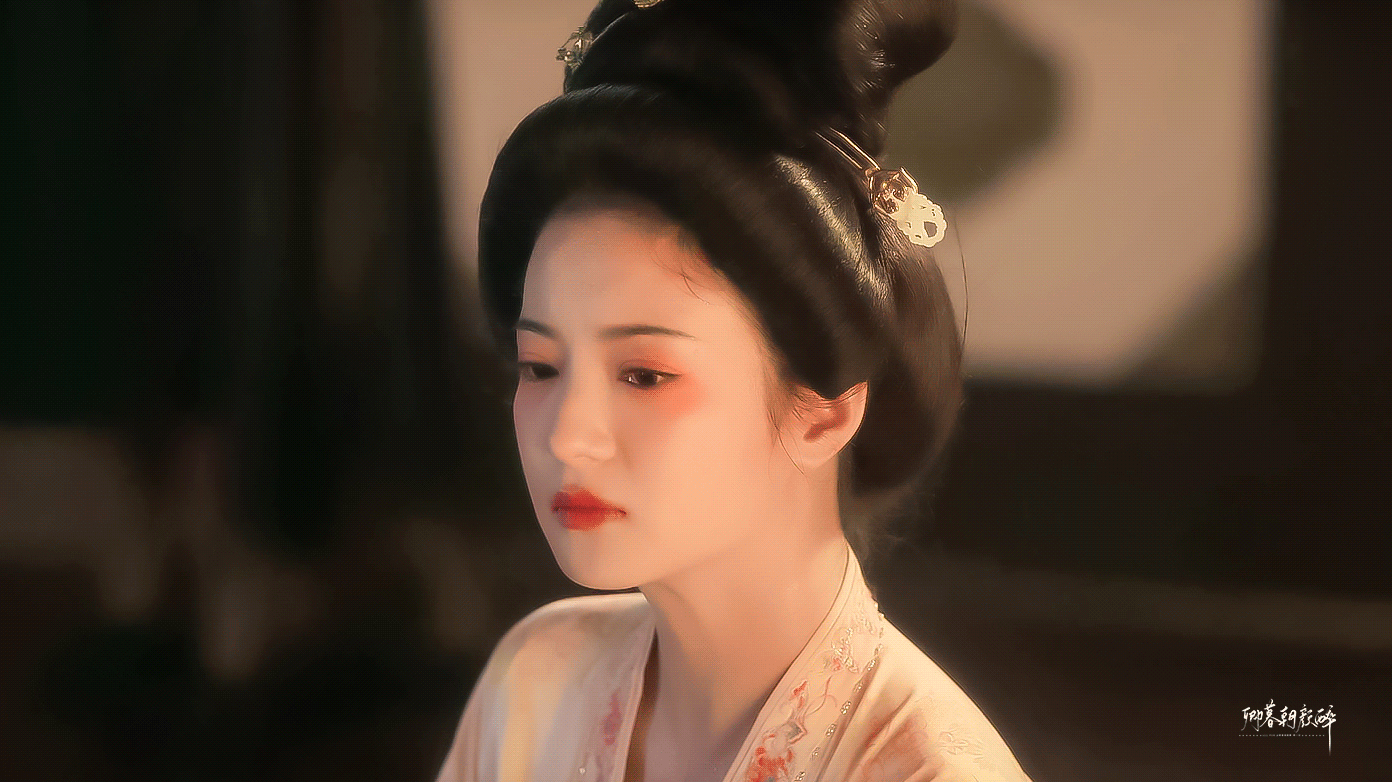 杨紫张雅钦新剧鸟嬛文学锦绣芳华里的何以解幼，把鸟嬛文学演活了。李幼贞觉得何惟芳是