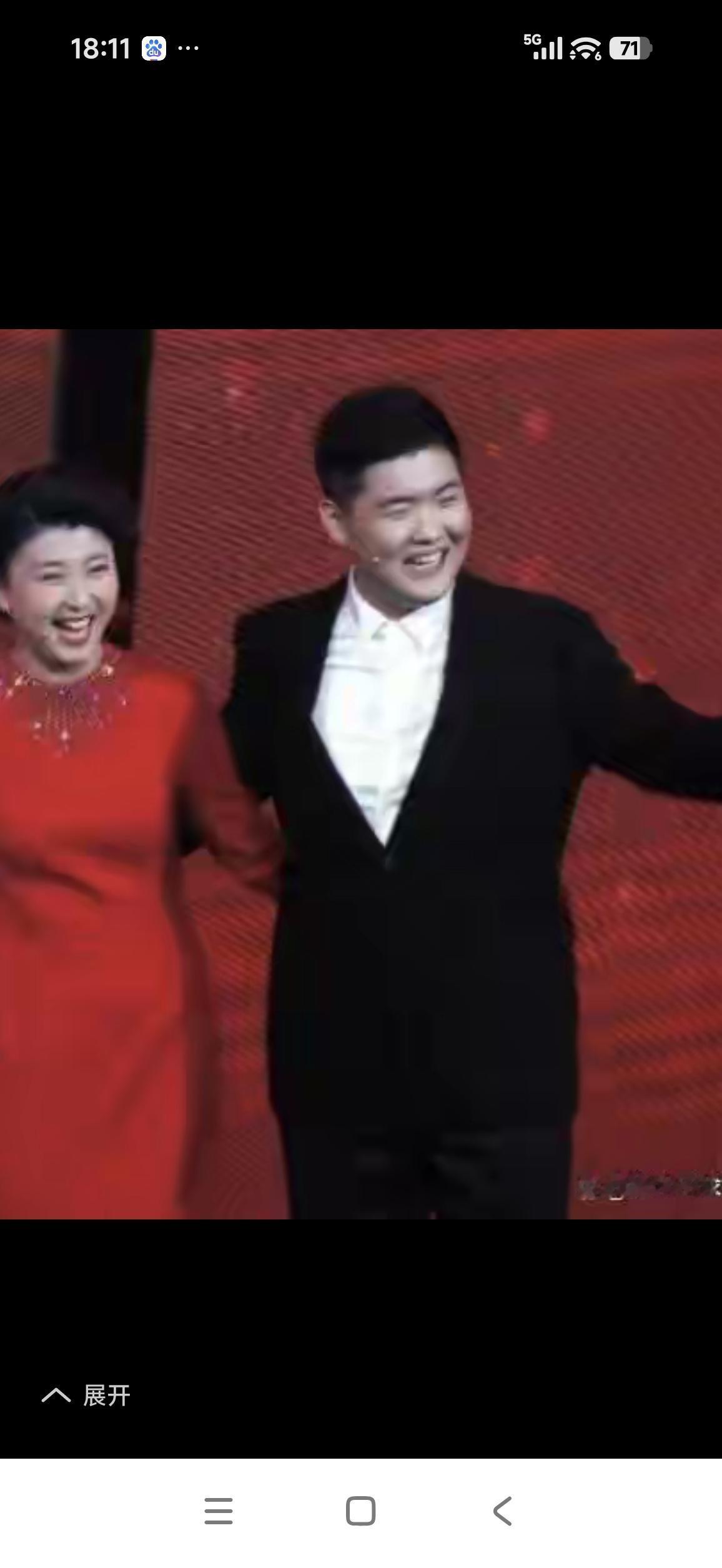 网友缘何不认可中戏的声明？
近日，闫学晶哭穷炫富事件在网上持续发酵，其儿子是否就