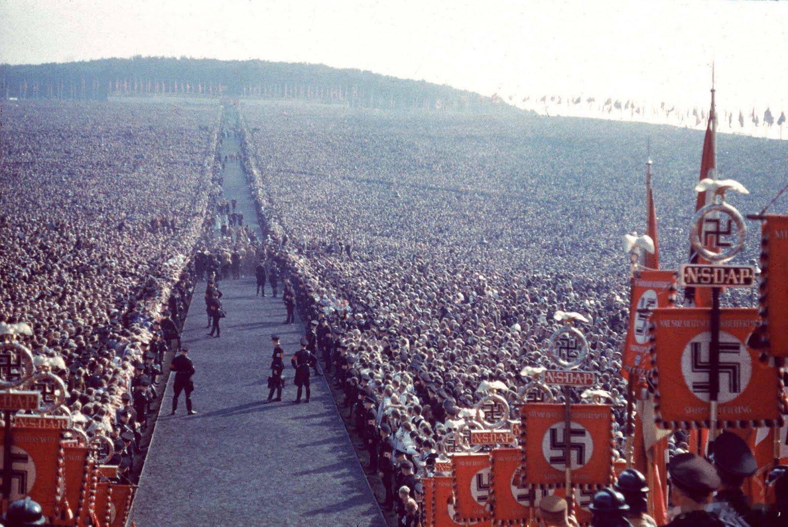 1934年，Reichserntedankfest rally（帝國國防慶典）萬