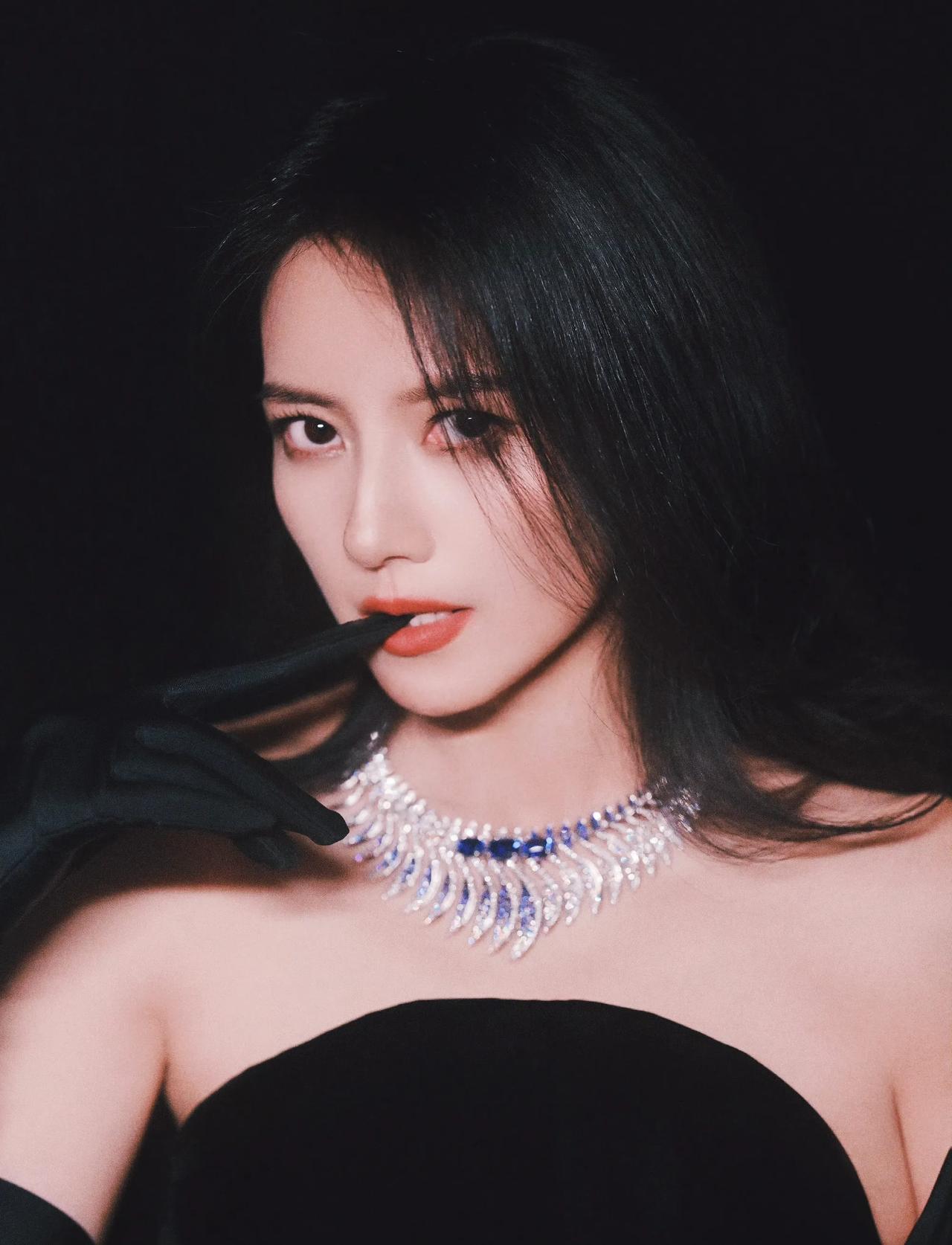 @高圆圆 最新，自己闻着都#香#