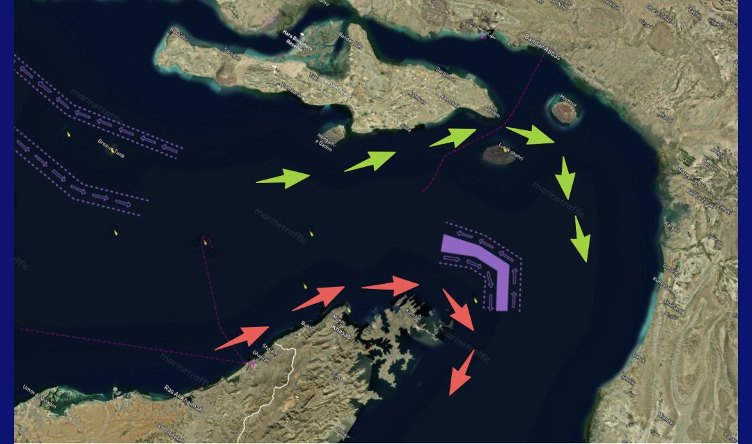 霍尔木兹南部靠近阿曼的航道相对安全，已有3艘大船验证通行。
 
沿阿曼海岸的霍尔