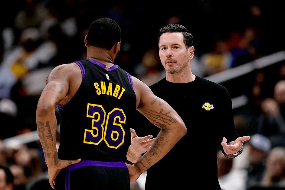 经过这两场季后赛77小李伤缺 现在都看出来卧虎后场进攻能力溢出 直接表述就是刚哥