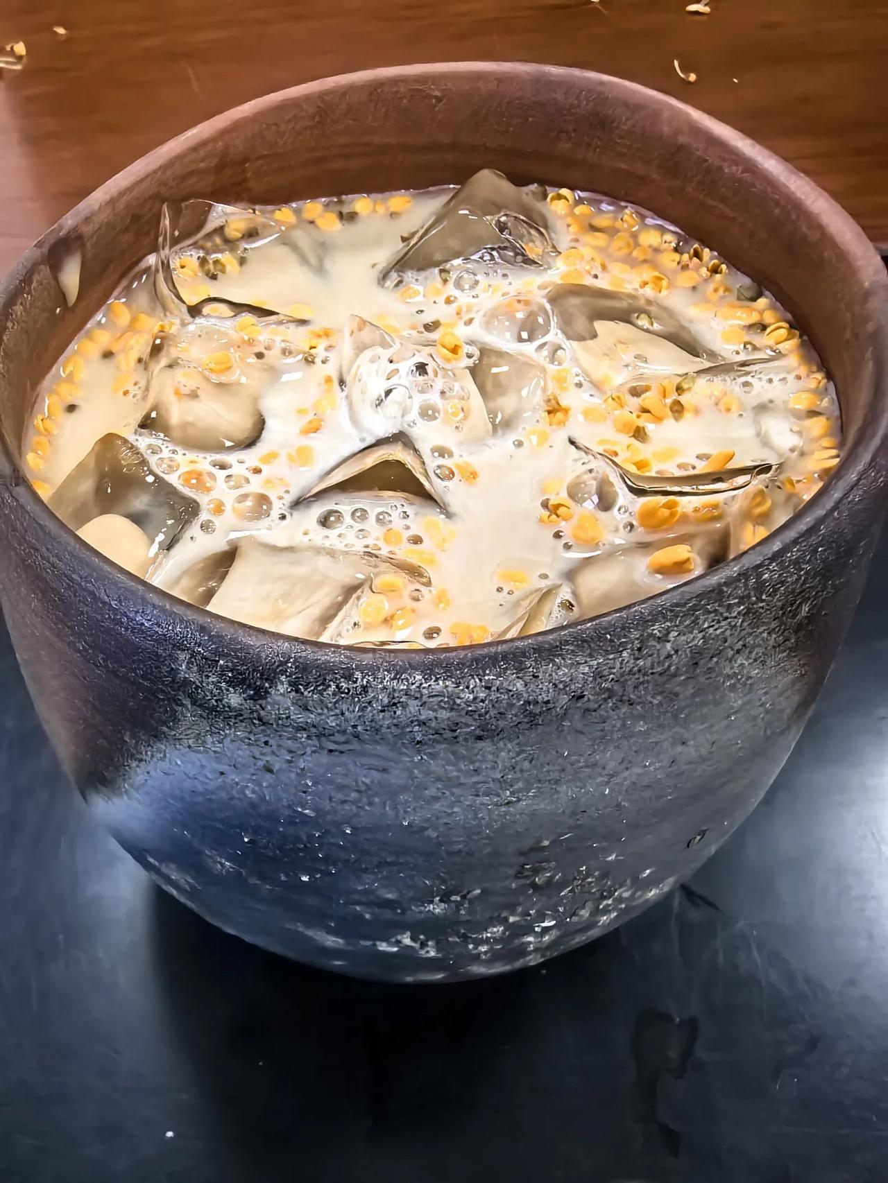 江晚正愁余，
山深闻鹧鸪～