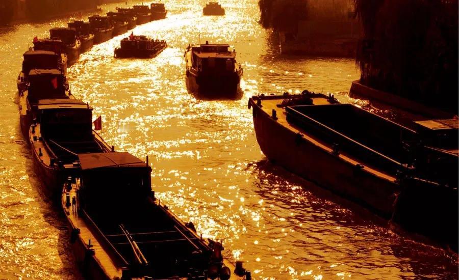 历史的重演

1865年，共和党总统林肯，被暗杀。
1881年，共和党总统加菲尔