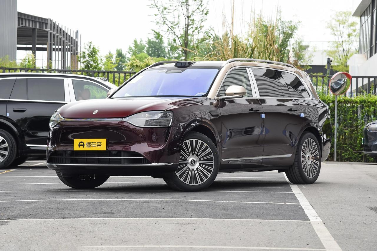 如果让我选择的话，我觉得问界M9有这个实力，这是一款中大型SUV,指导价为46.