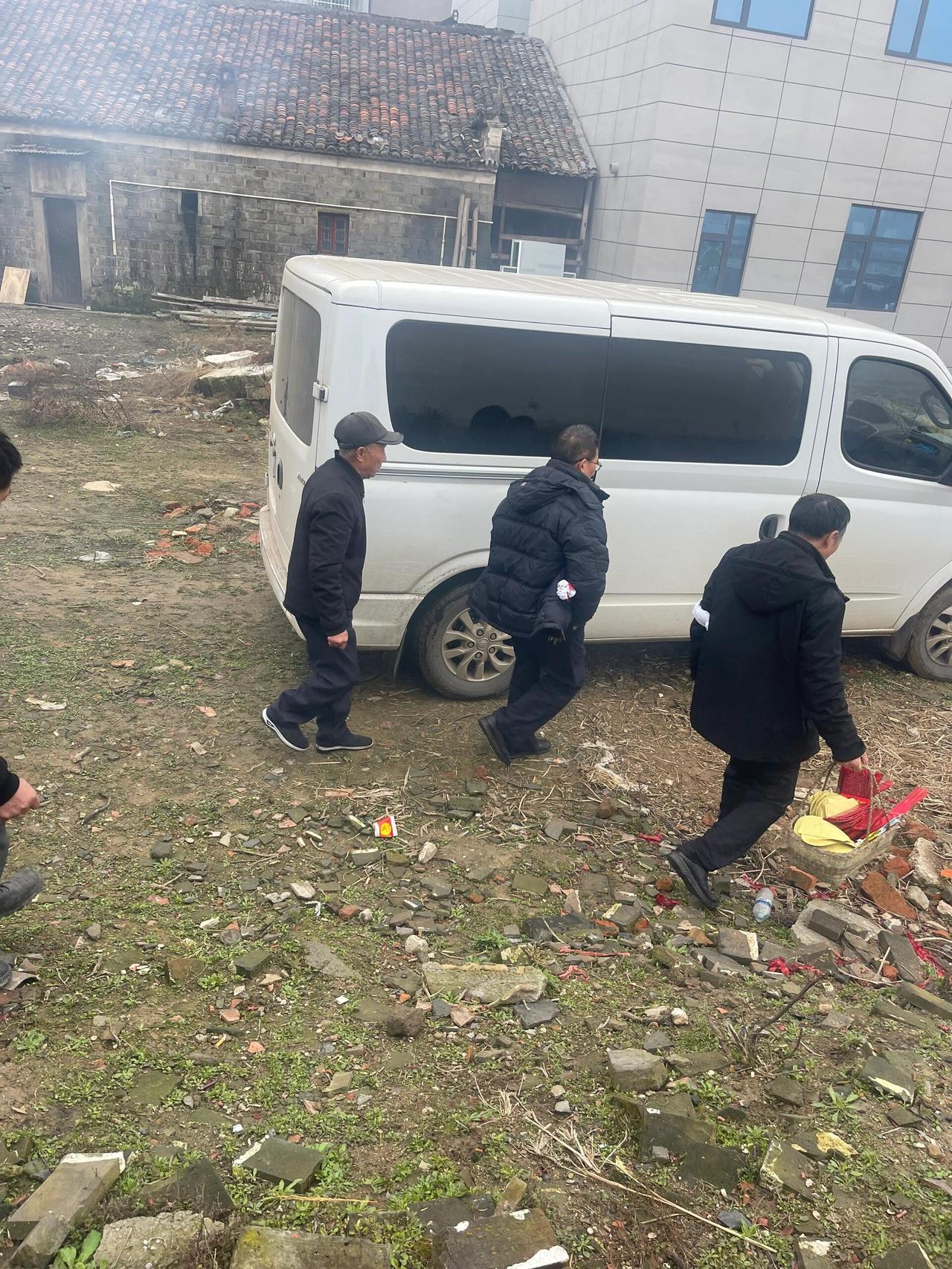 有人说：“20年后中国丧葬将会转变。很多独生子女对待死去的父母，基本上会转变为直