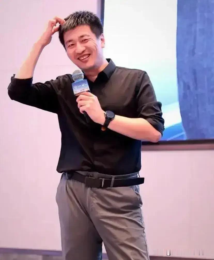 张雪峰老师，莘莘学子的引路人

惊闻张雪峰老师因病猝逝的消息，我怔了很久。41岁