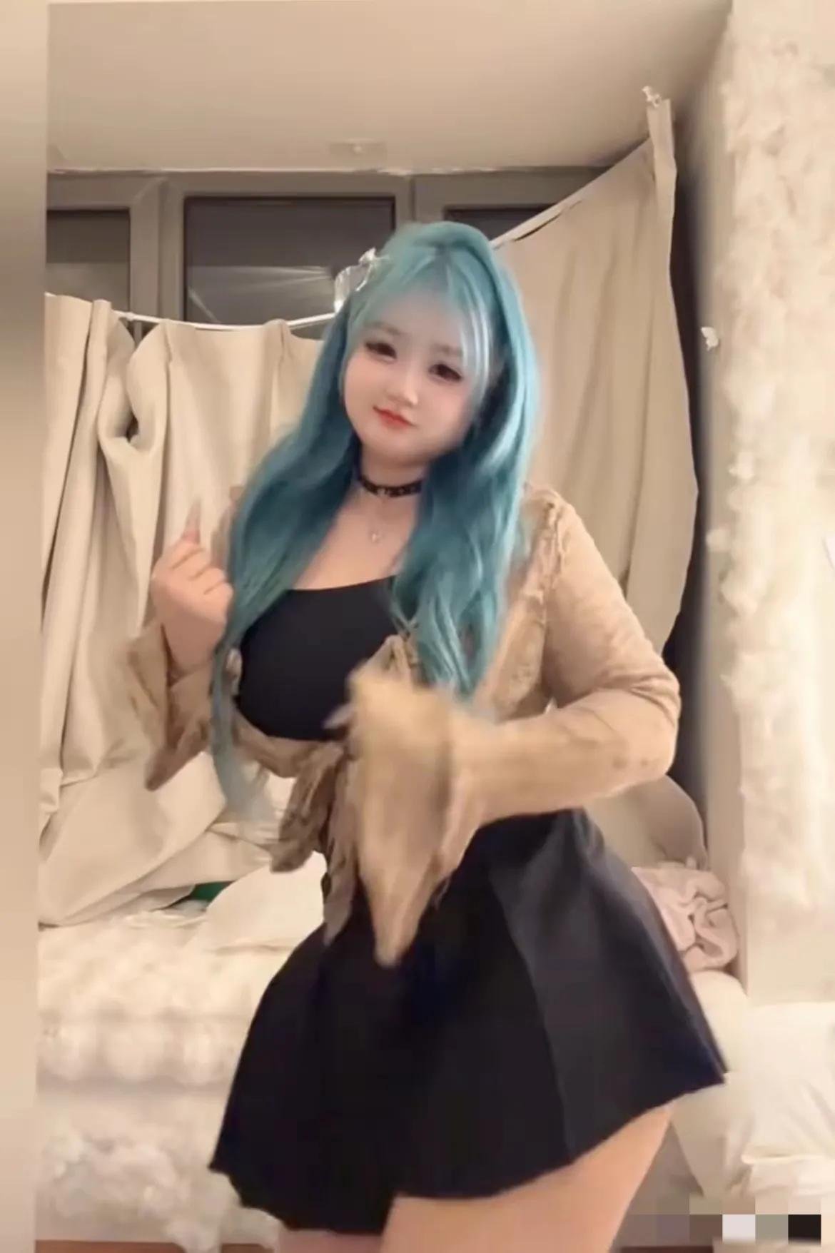 说实话，要不是因为父亲谢广坤，他这个胖墩墩的女儿肯定找不到戏拍。
好在乡村爱情里