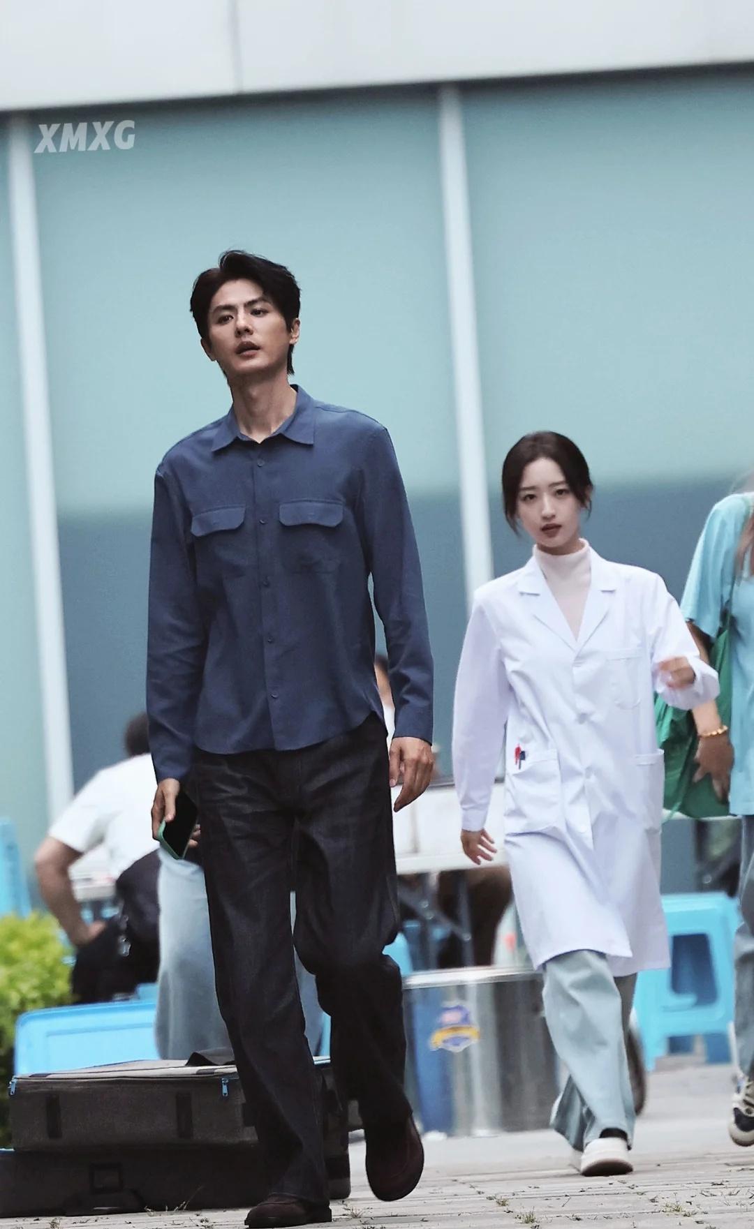 拍到笑晕了
战斗模式的妹宝
下班松弛的刘师傅[捂嘴笑R]
一起期待这个告白吧！