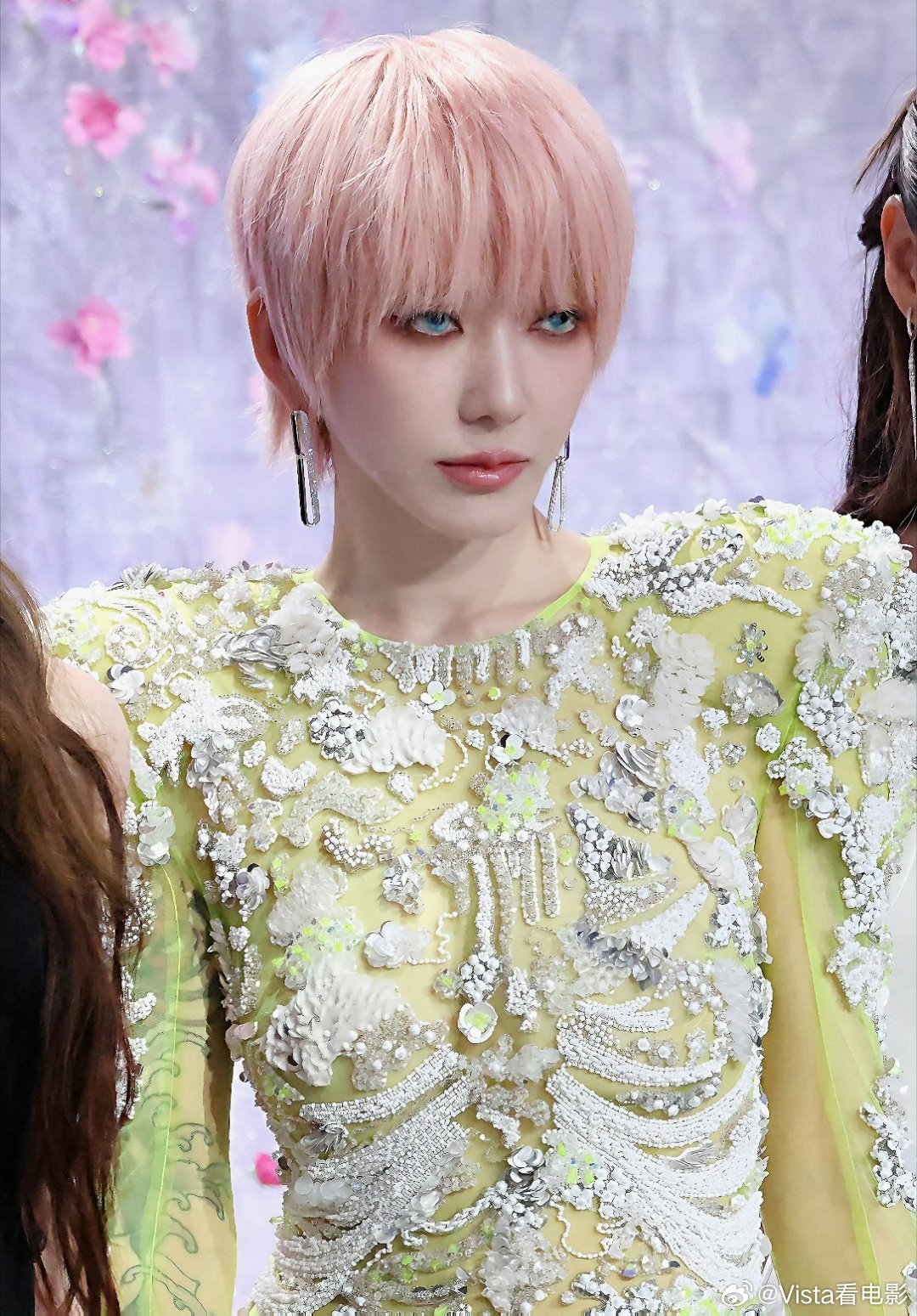 可以说吗，有种看起来不在内娱的美差点没认出刘忻