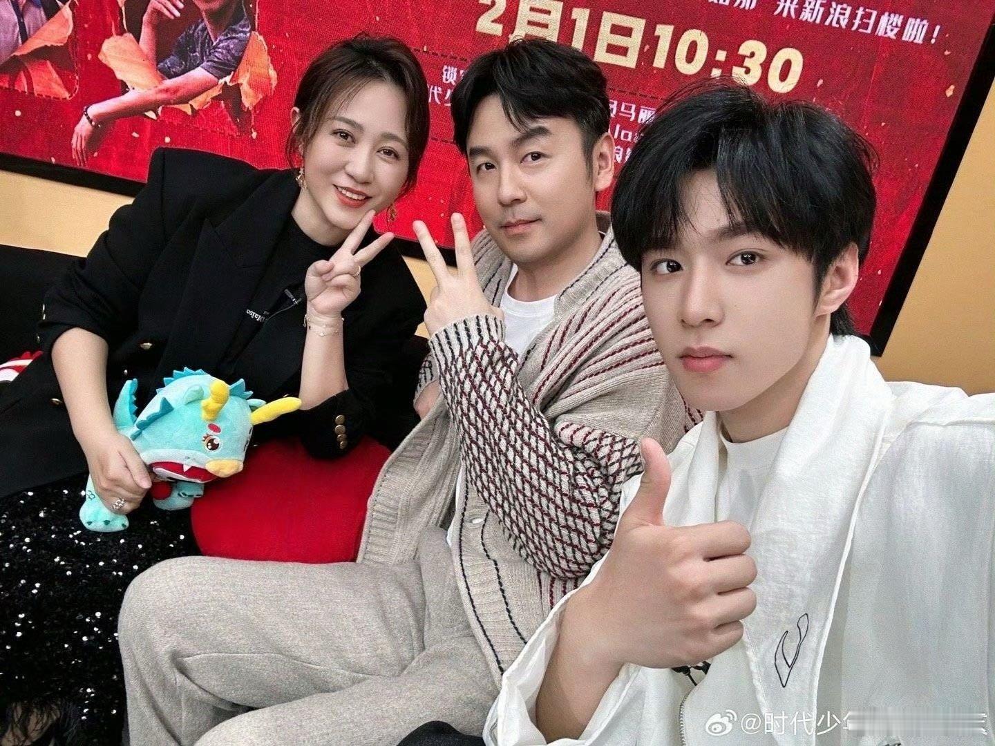 爆闪团一口气拟邀了半个娱乐圈 作为粉丝看到《宇宙闪烁请注意2》拟邀名单要疯啦，爆