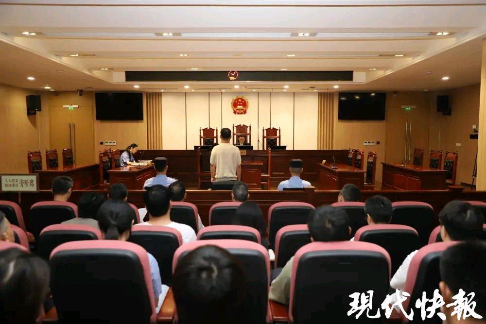 现在的“老赖”真是让人无语。有个男子坐拥4套房和1辆豪车，却死活不还86万元债务