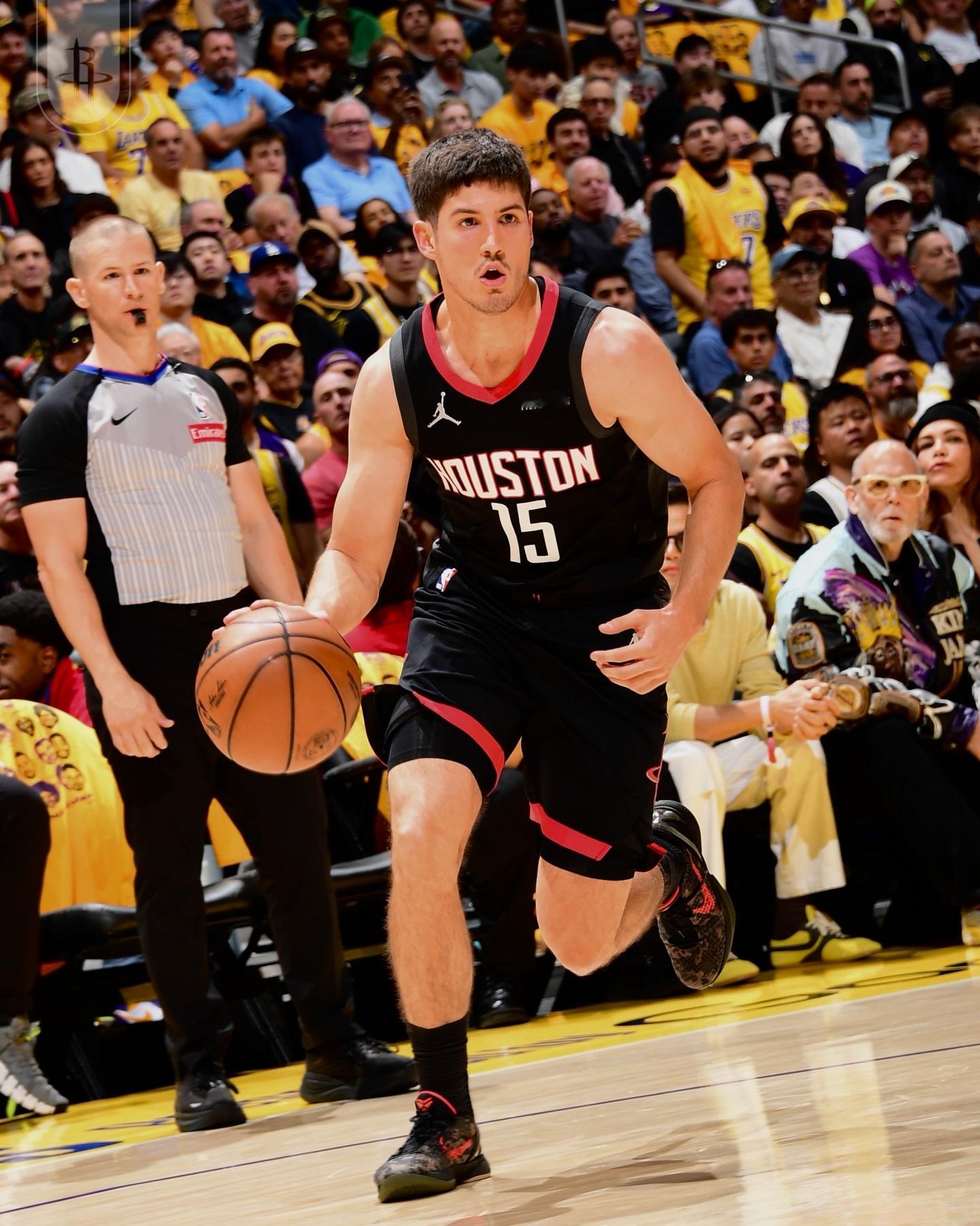 乌度卡：“我们的进攻机会其实还不错，我们在很多位置都完成了出手，只是终结得不好。