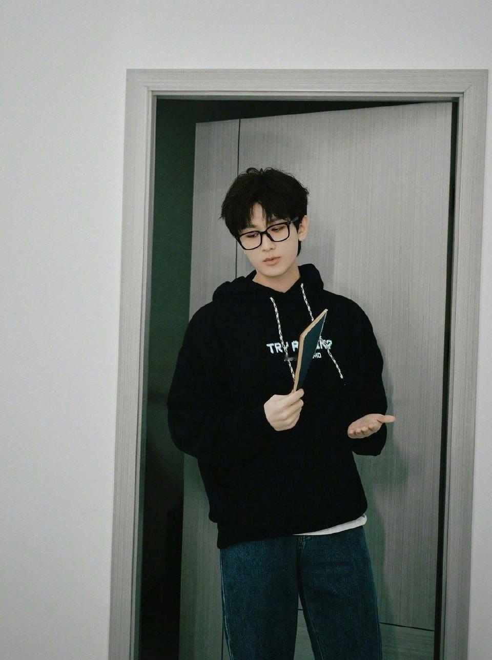 爱奇艺放出170个艺人拜年预告 爱奇艺拜年预告名单太长了！170+艺人根本数不完