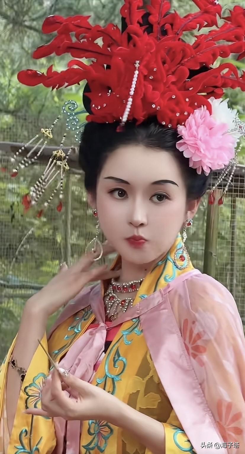 银行午休该不该保留如果他们困，他们足够饱，当然要休息，如果他们很饿，就像这些草根