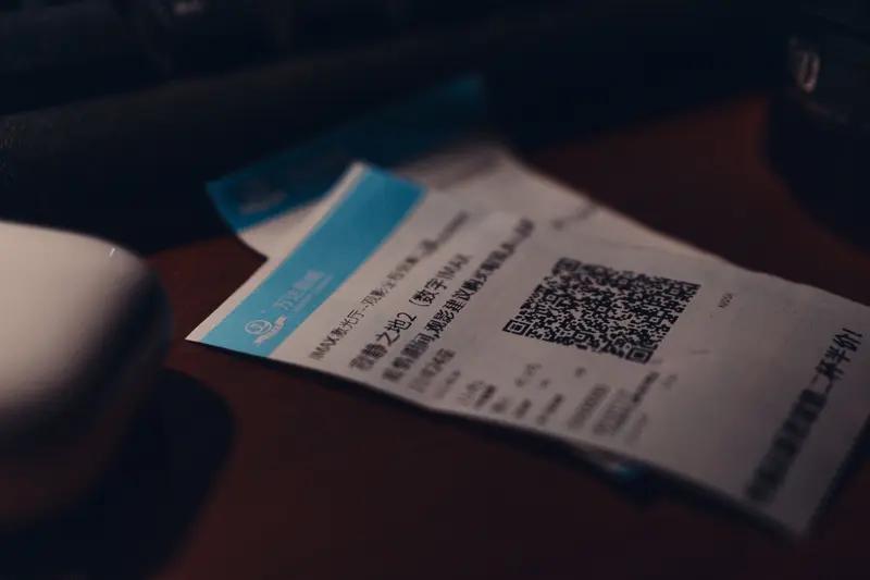 德云社三天热搜三连炸：一边抢票疯魔，一边争议缠身
 
这三天的德云社，把“冰火两