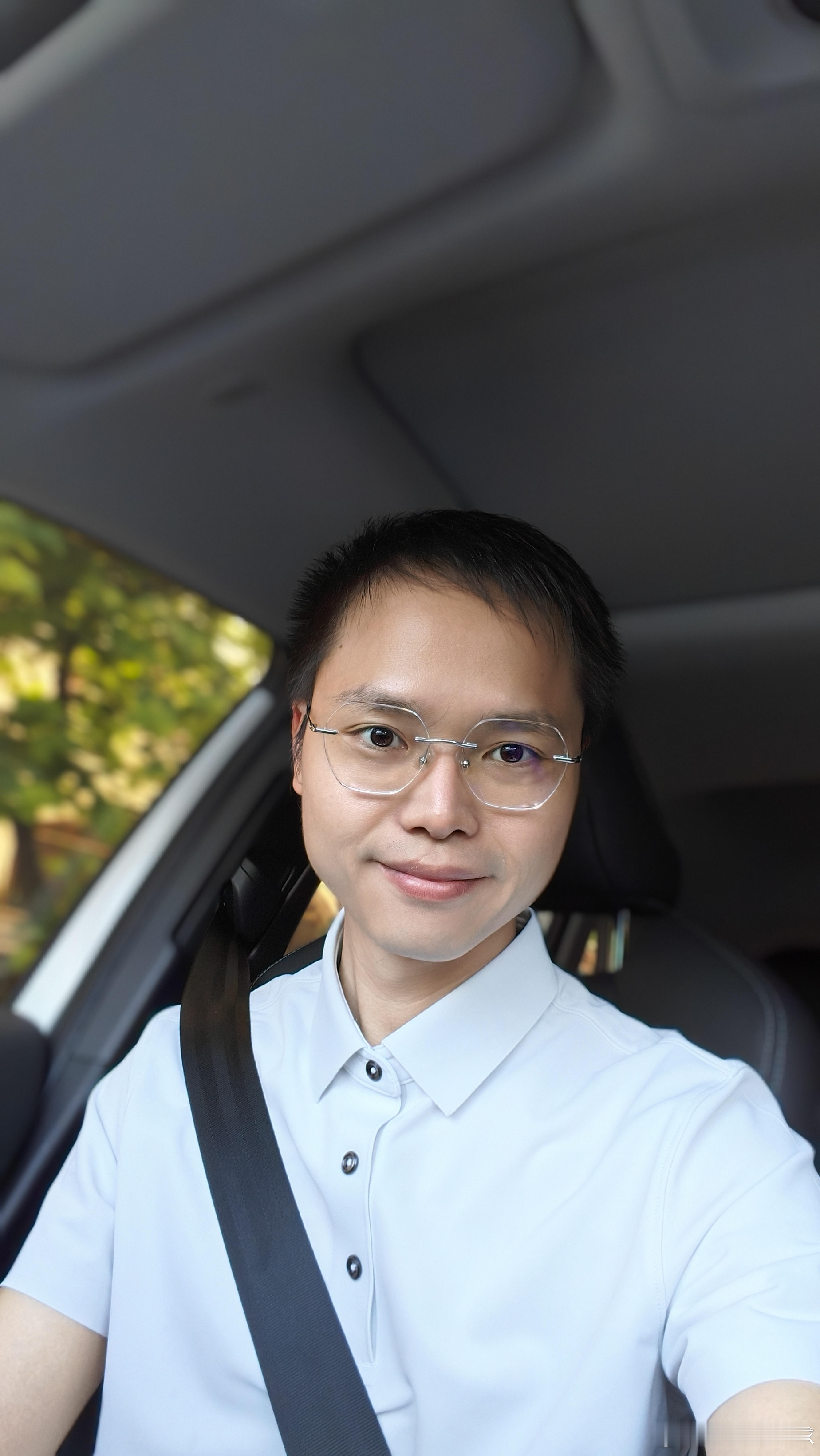 人到中年，每一天都要开心。 
