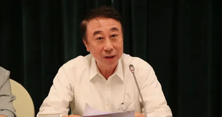 冯巩在《人民日报》发文