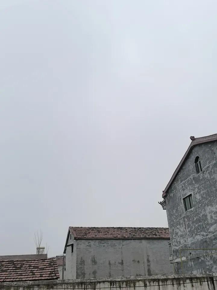 都快十点了，天气还是这么阴沉😰