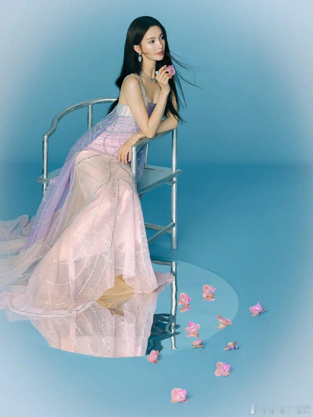 金晨的脸真是肉眼可见的僵硬 ​​​