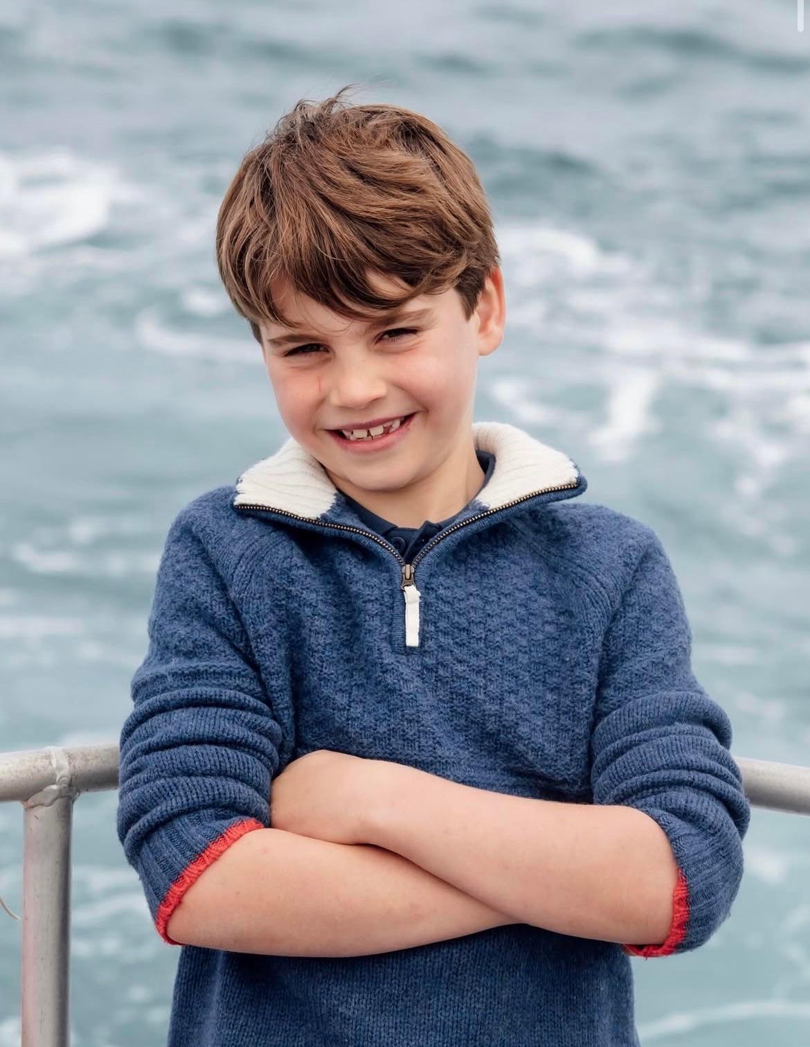 Happy 8 Birthday！LouLou~图一为肯辛顿宫今年分享的路易8岁