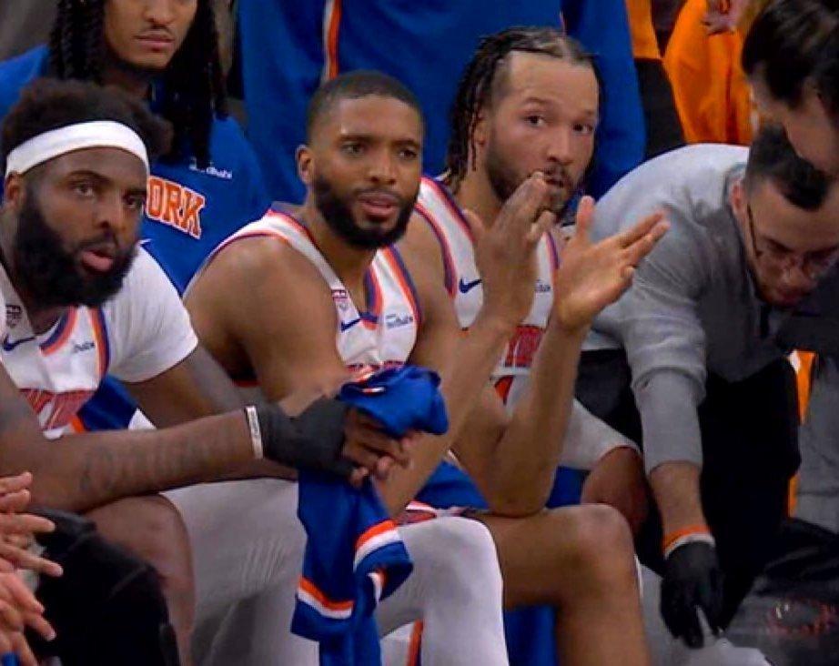 布伦森已回到尼克斯队的替补席。nba总决赛尼克斯vs马刺