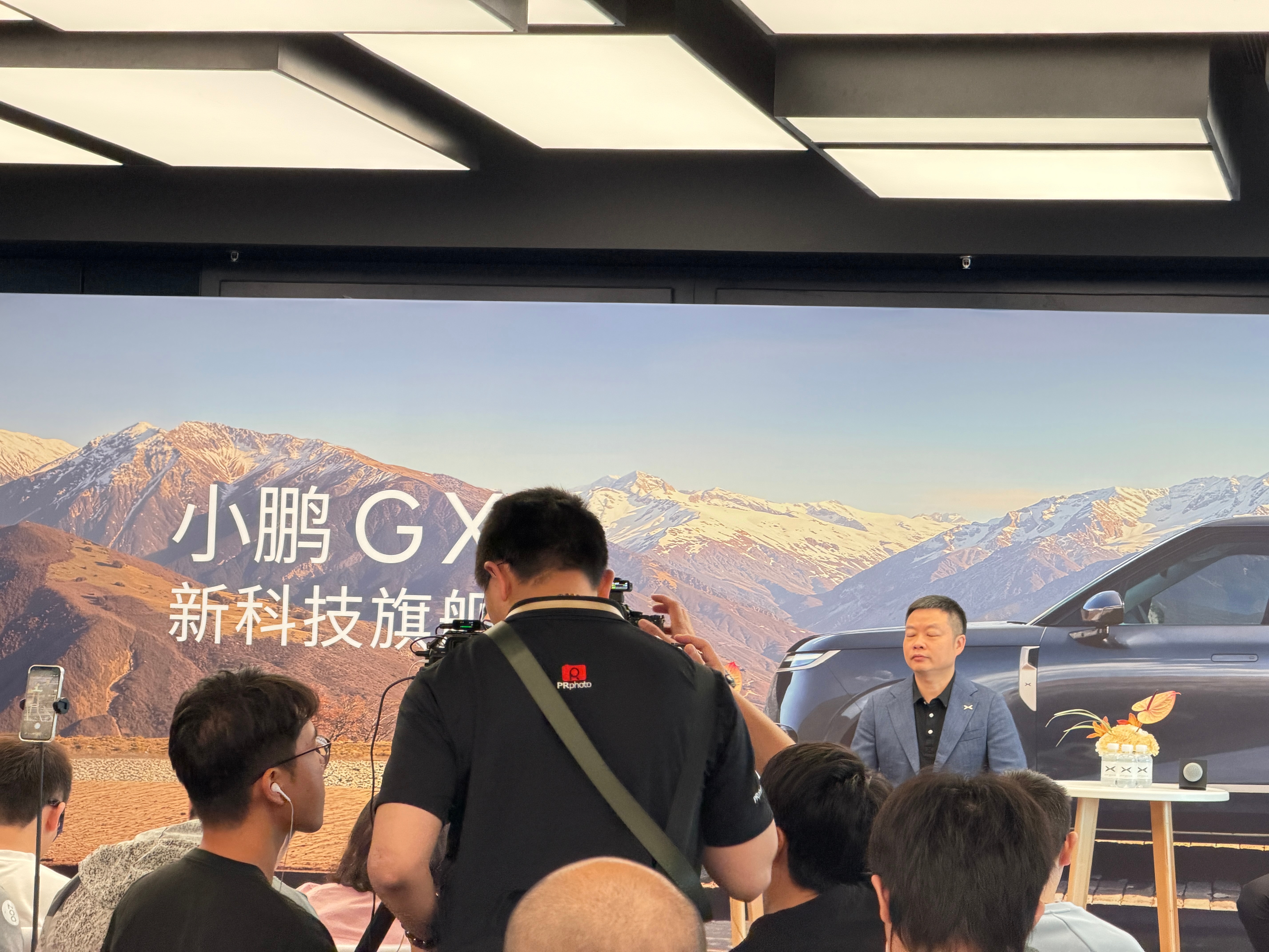 小鹏总：昨天晚上销量非常好，在想要不要发一小时战报，最近战报太多了，小鹏自己都不