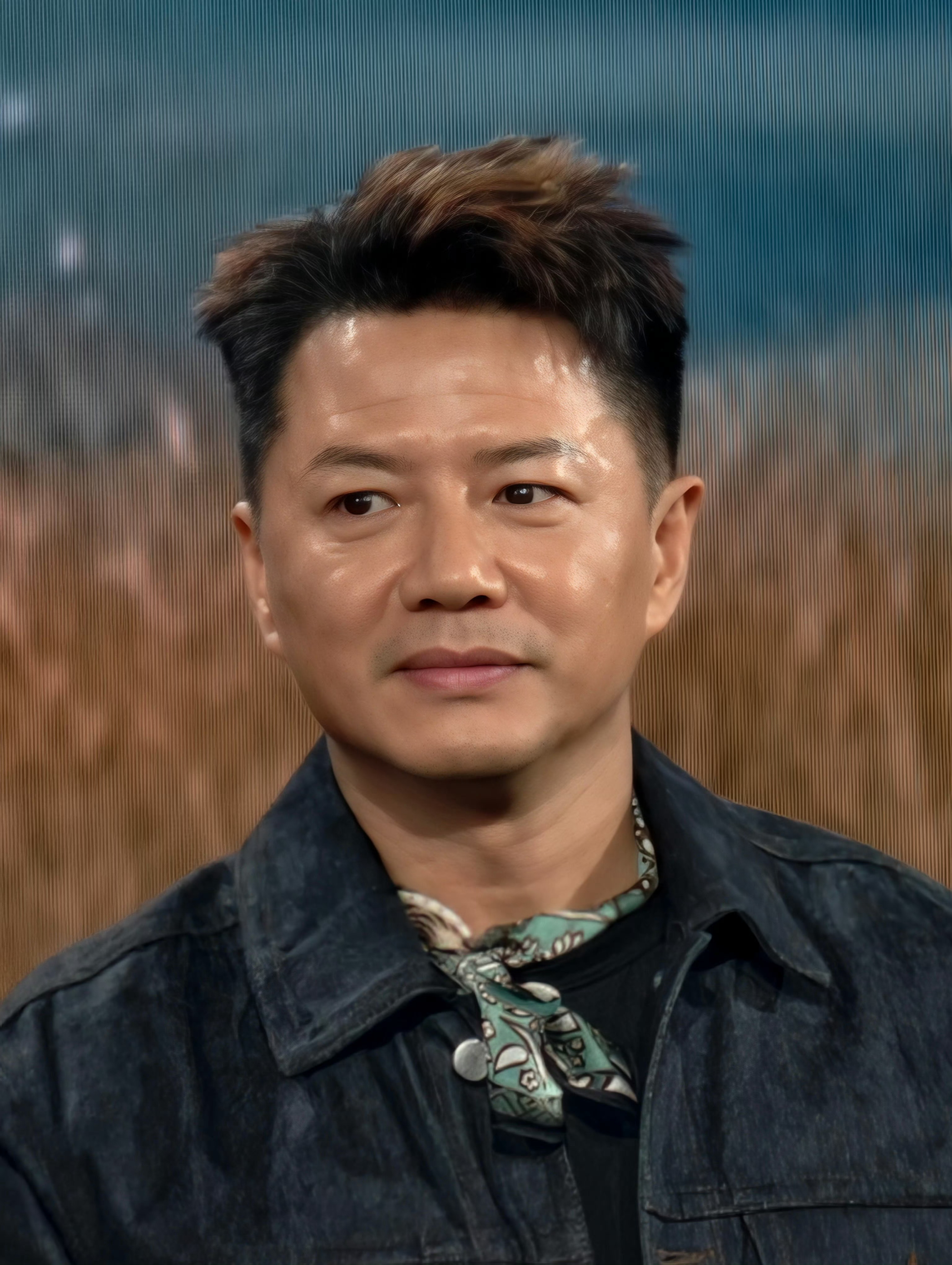 这两张拍摄的段奕宏有回到龙文章小短脸土狗那时期的味儿了[可怜]（cr.一只任同学