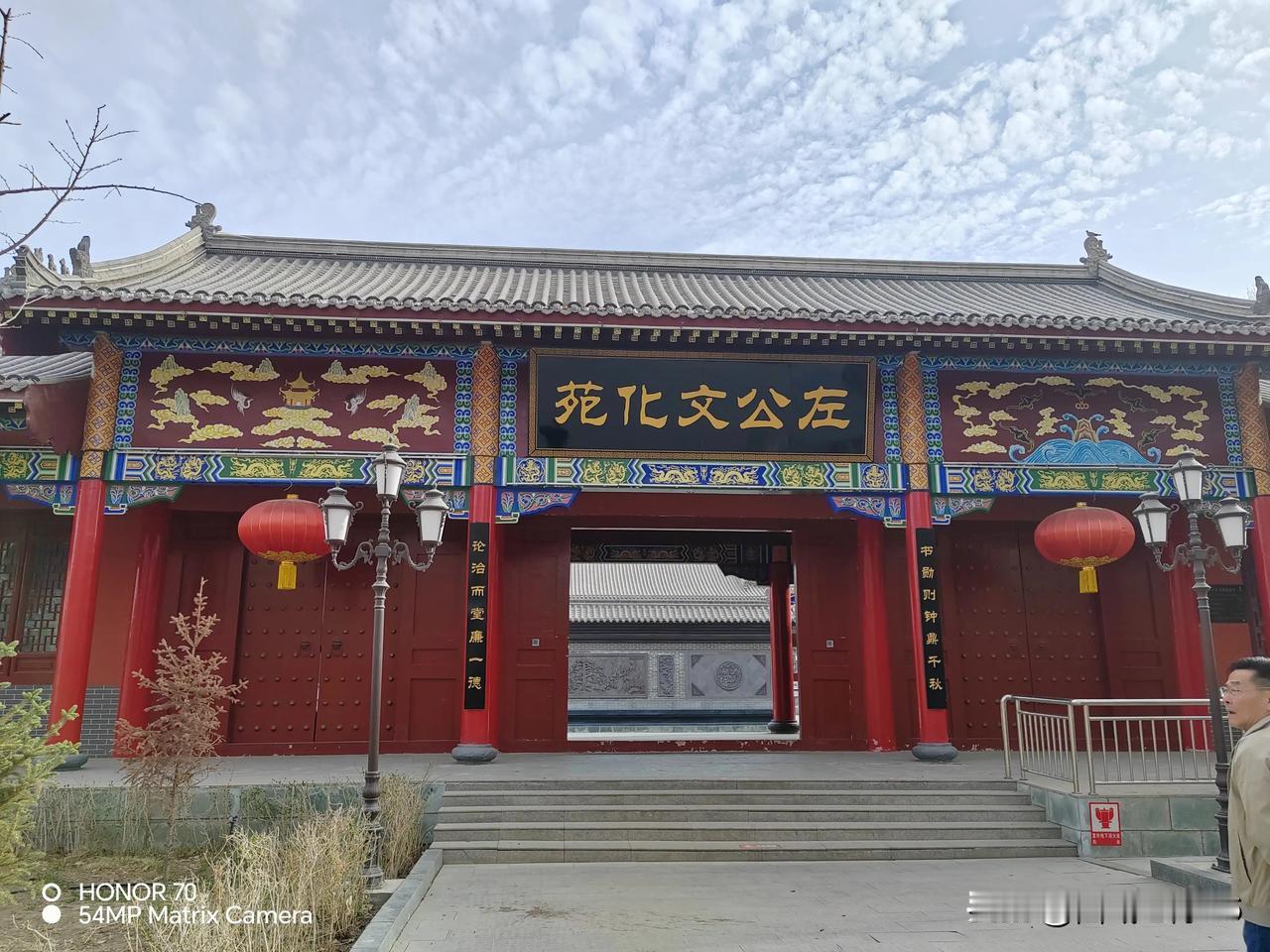 今天是清明节，清明节是我们国家，2000年前就有的，很早的一个祭祀祭祖，怀念失去