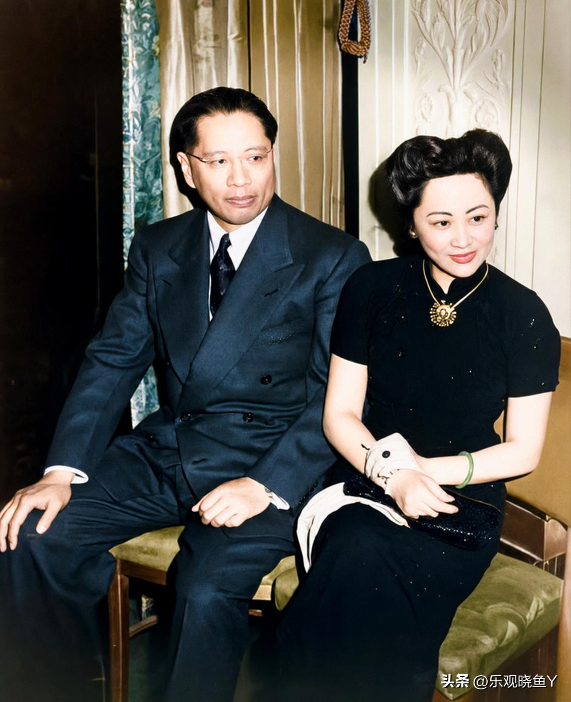 上世纪四十年代，美国，宋子文携夫人张乐怡参加会议时的留影。大家都瞧瞧！这而非演戏