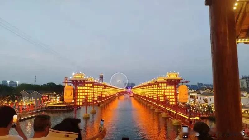 这头条创作太不容易了[比心]
我成了头条账号低质内容专项治理的对象，我被限流了，